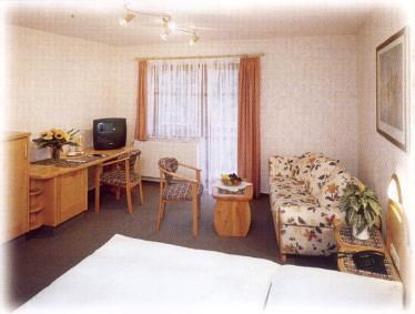Hotel Gasthof Hirsch Alfdorf Quarto foto